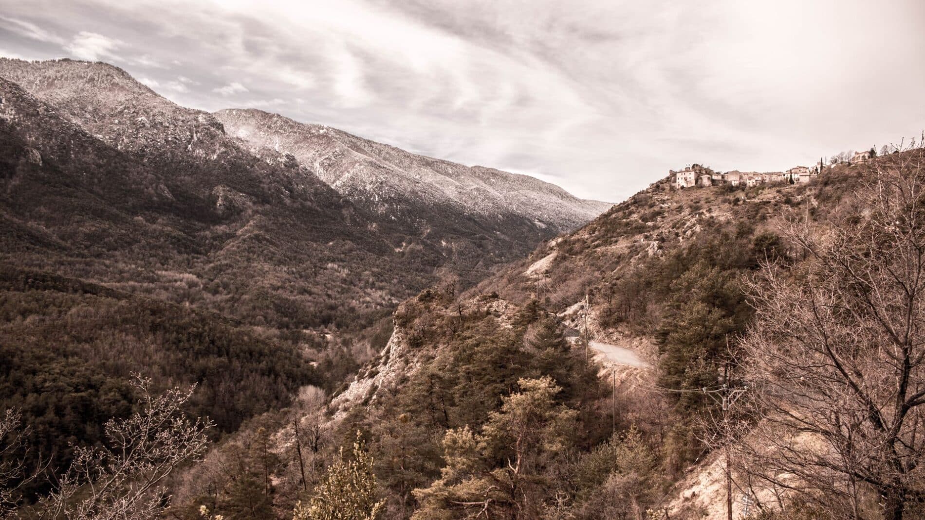 Breathtaking mountain landscape in Gourdon, Occitanie, France, showcasing natural beauty.